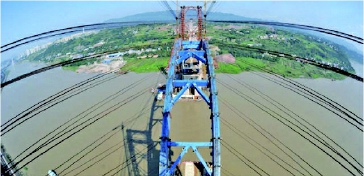 首钢板支撑世界最大跨度钢箱拱桥2.jpg